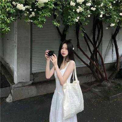 蛮舟艳影